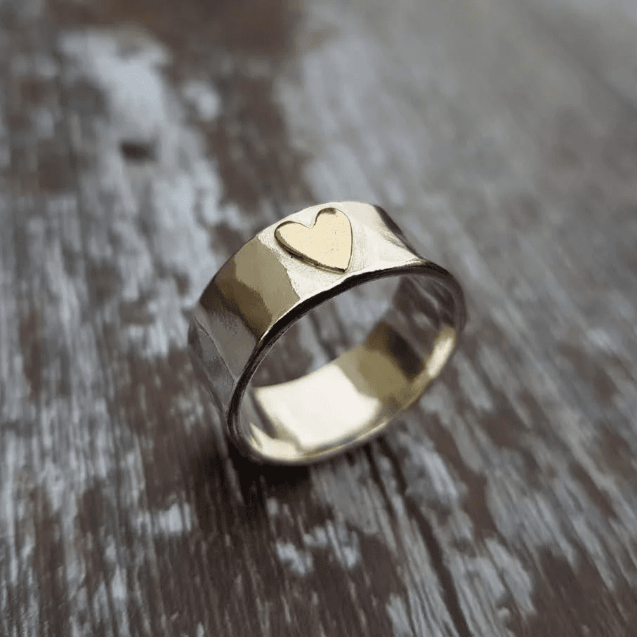 Valentine Ring – 9ct Gold Heart